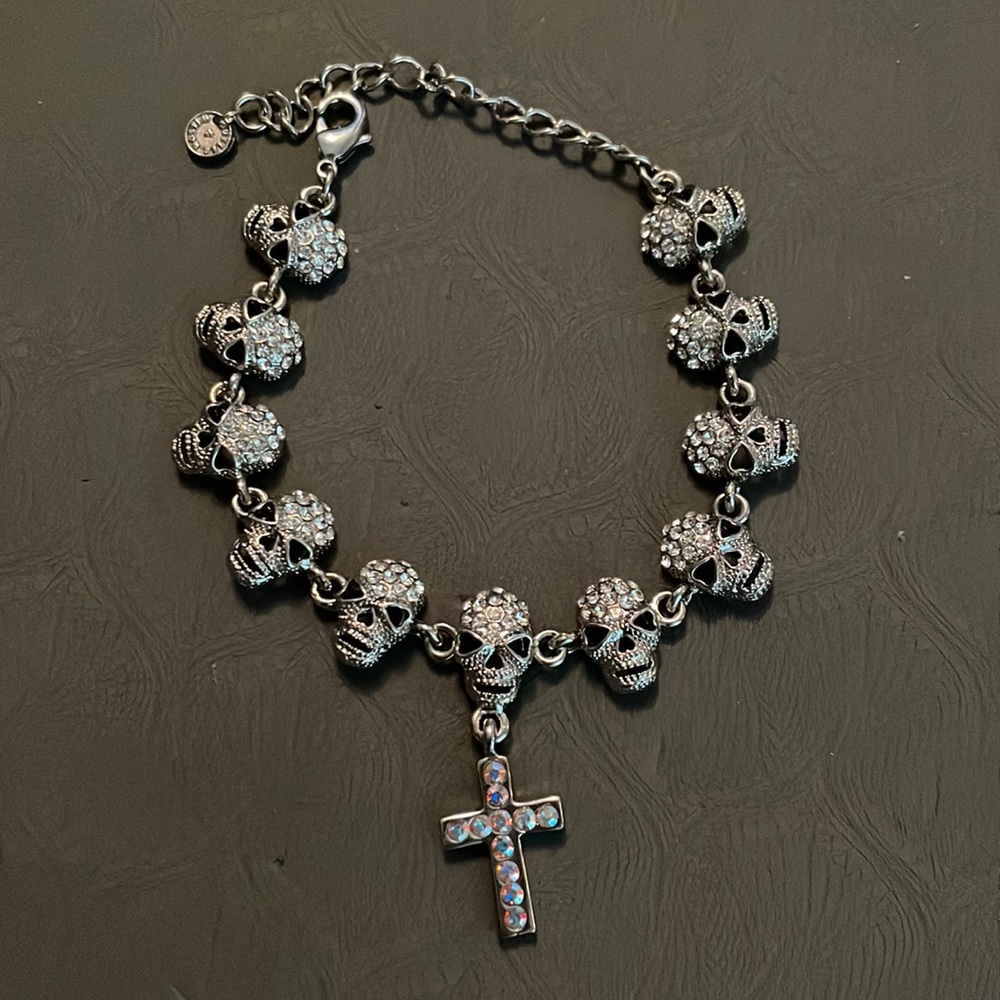 Butler&Wilson Skull&cross bracelet